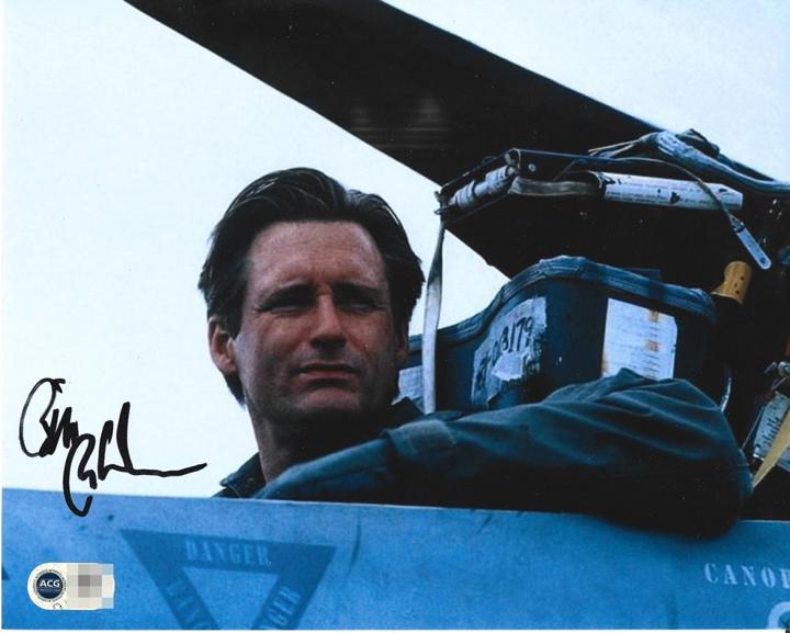 Bill Pullman &mdash; Independence Day (President Whitmore) &mdash; signed 8&times;10 photo &mdash; ACG COA